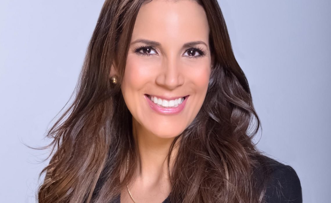 La Venezolana Othniuska Cedeño Producirá Película Protagonizada por Julián Gil