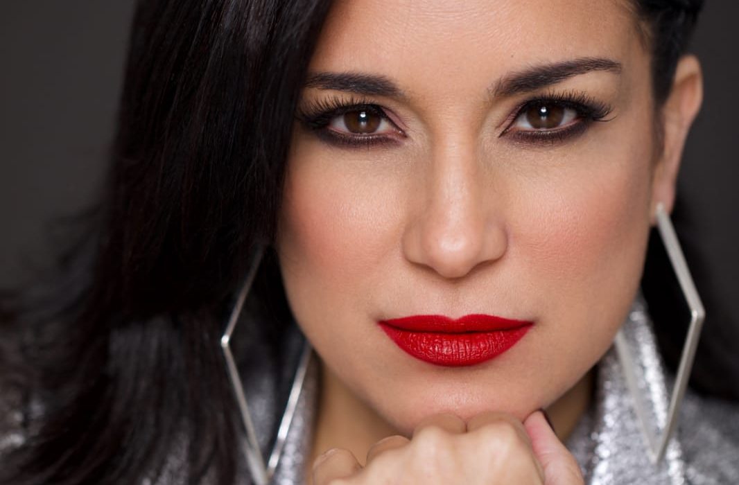 Karina Será Jurado del Reality “A Viva Voz”