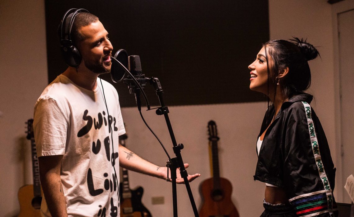 Isra Estrena su Tercer Sencillo “Me Hace Ver” Junto a Dani Barranco