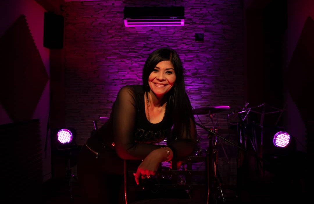 Fanny Estrena Tema Musical y Prepara Álbum Discográfico