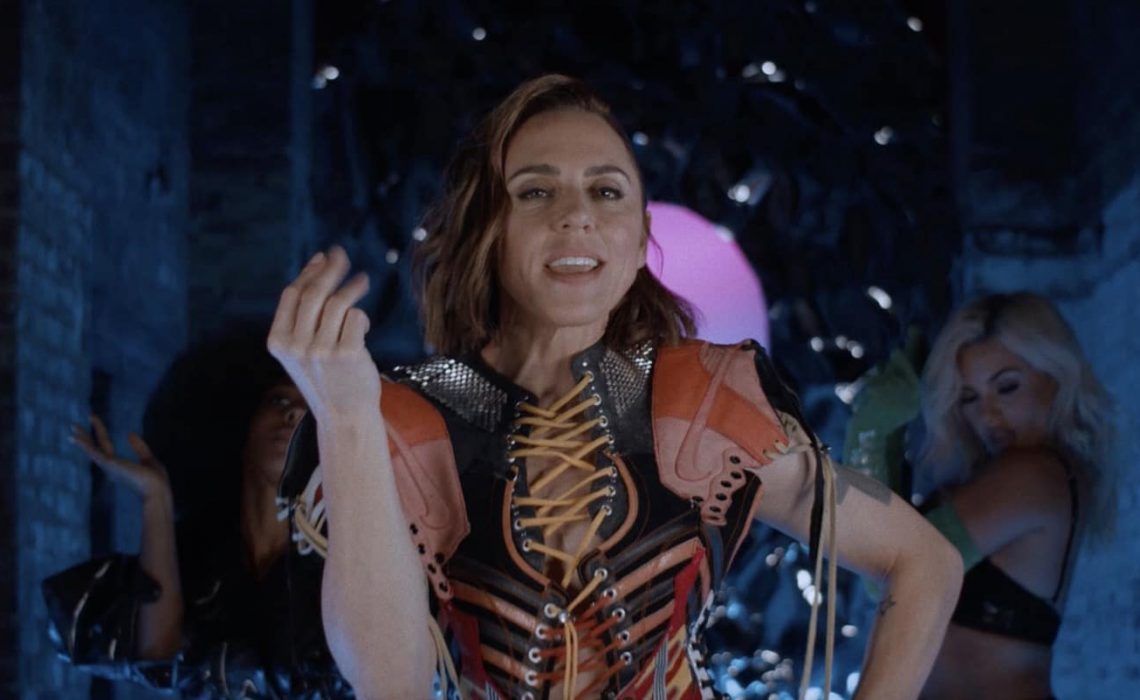 Melanie C Estrena el Video de “In and Out of Love” y Anuncia Detalles de su Próximo Álbum