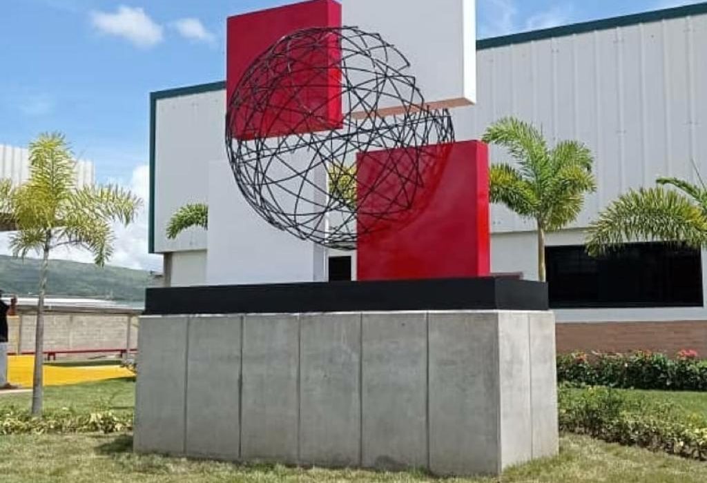 Empresas Purolomo Promueve el Arte Nacional