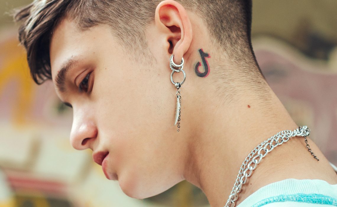 Kurt Marca la Diferencia con “Mi Tiktoker Favorita”