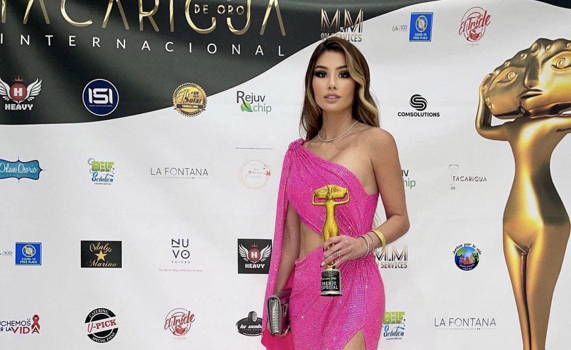 Barbara Castellanos Recibe Premio Tacarigua de Oro Internacional