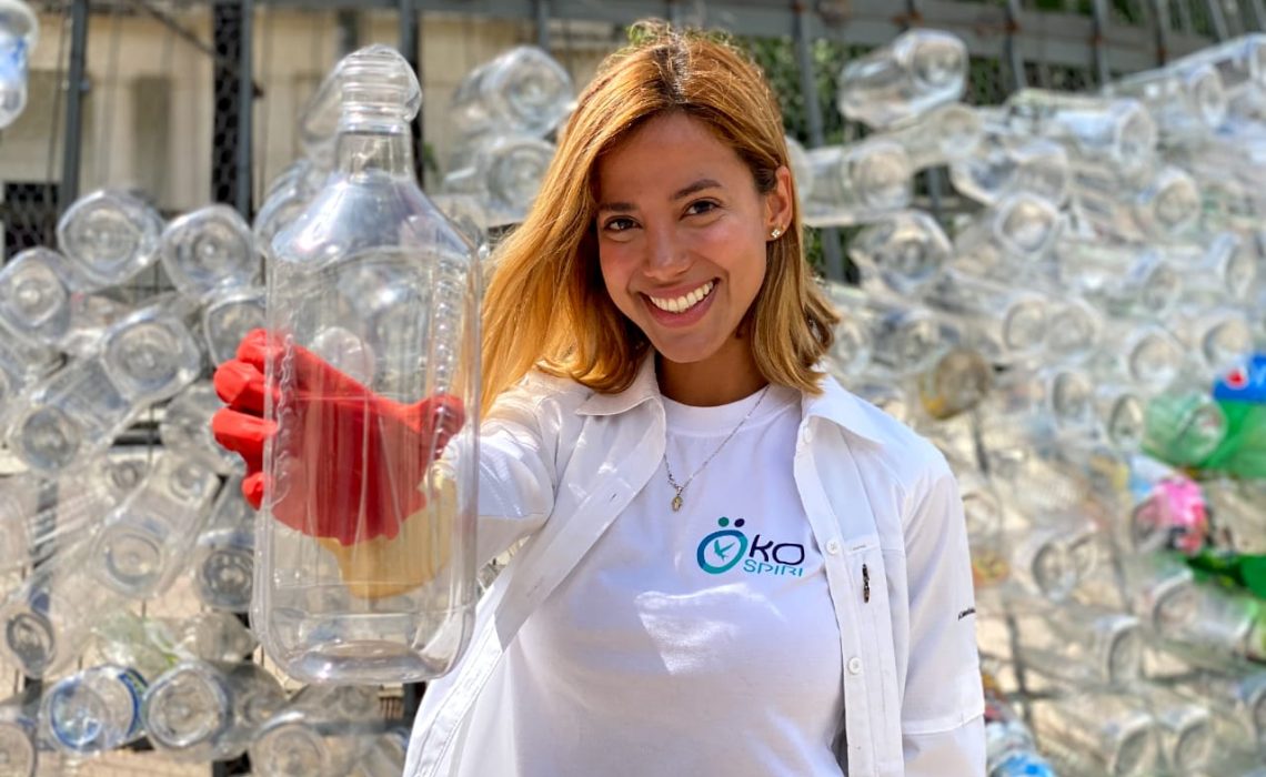 María Daniela Velasco Culmina el 2022 con 5 Proyectos Bajo La Técnica Del Upcycled Art