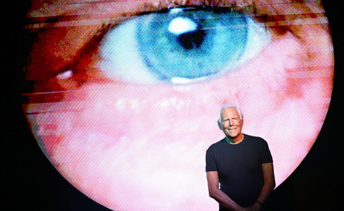 Giorgio Armani Sumergió al Hombre en un Mar Invernal Sobre la Pasarela de Milán