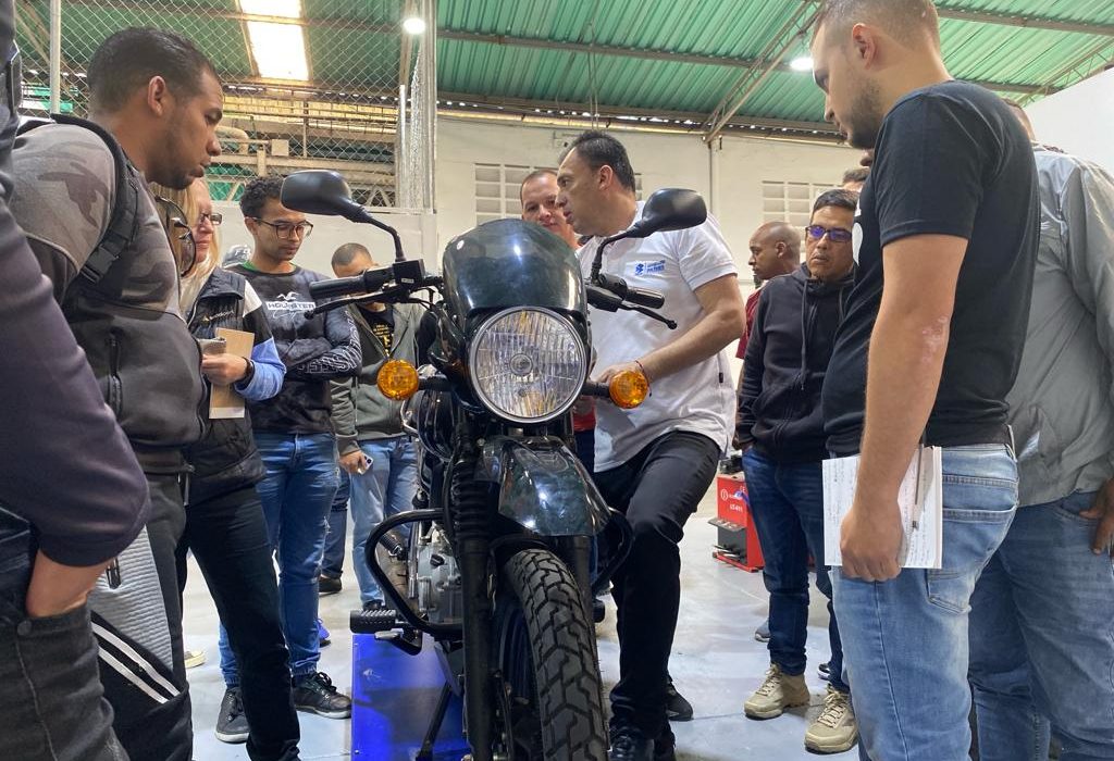 Grupo UMA Organizó Primer Taller de Capacitación de Técnicos en la Marca Bajaj