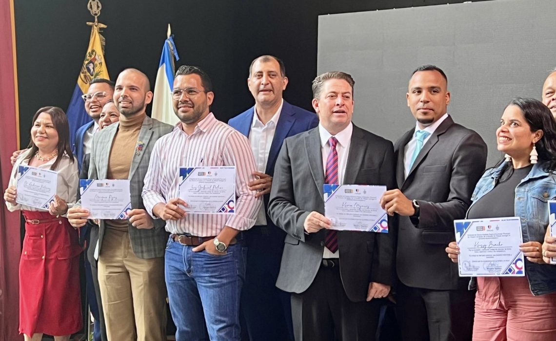 Alcaldía de Chacao reconoció labor de destacados periodistas