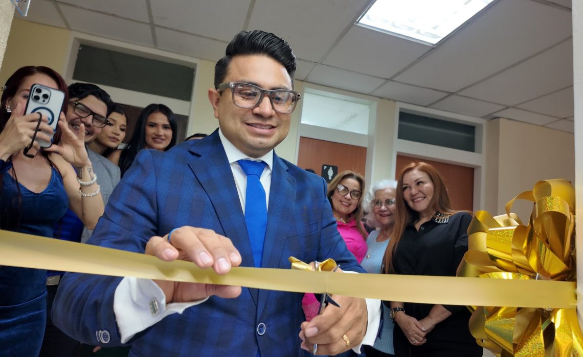 Dr Rafael Valecillo Inaugura Nuevo Consultorio en Clínica La Floresta de Altamira