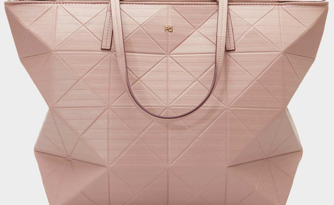 Purificación García celebra una década de su icónico Bolso Origami