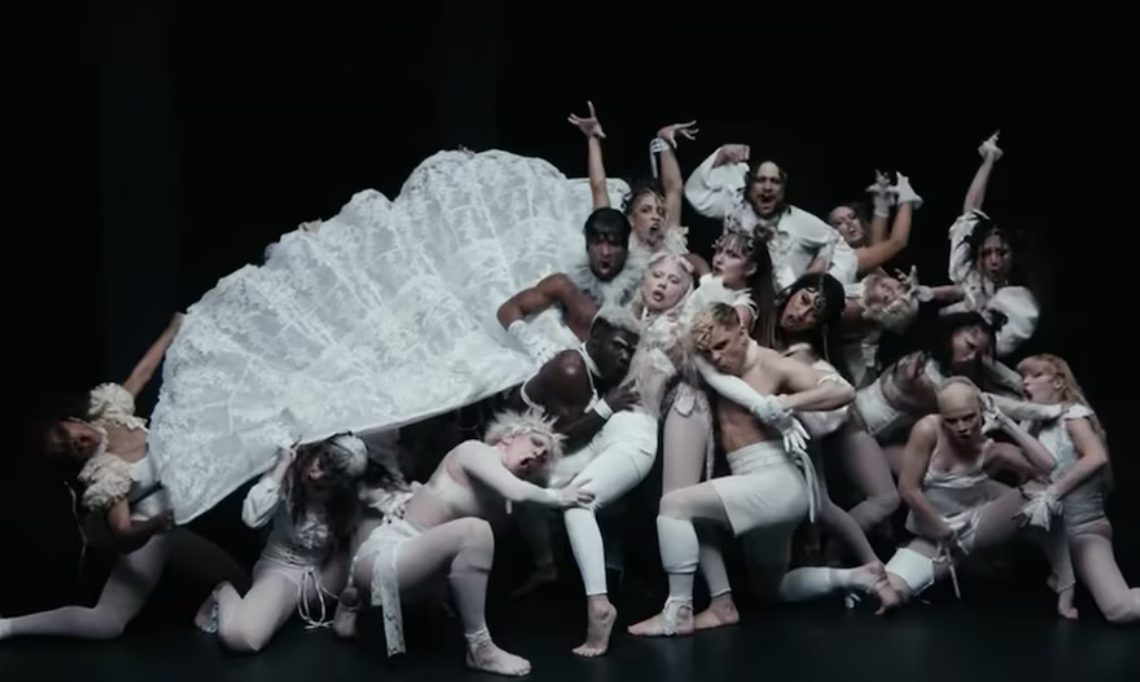 Lady Gaga y los secretos detrás de su nuevo tema “Abracadabra”