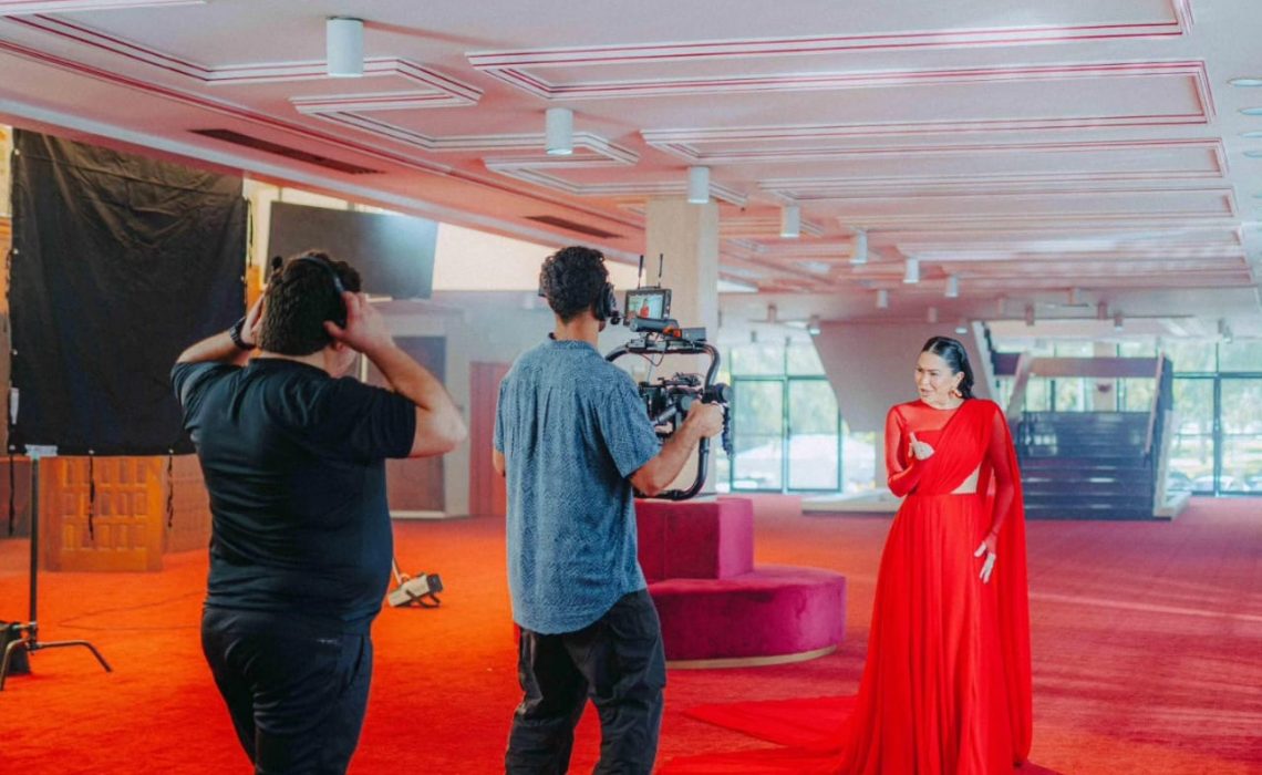 Dessireé Richard estrenó video de “Tarde lo conocí” y arrancó suspiros con su impactante interpretación