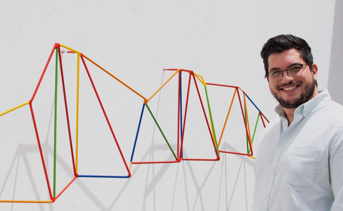Siete artistas contemporáneos exhiben sus propuestas en torno al tejido en Casa País