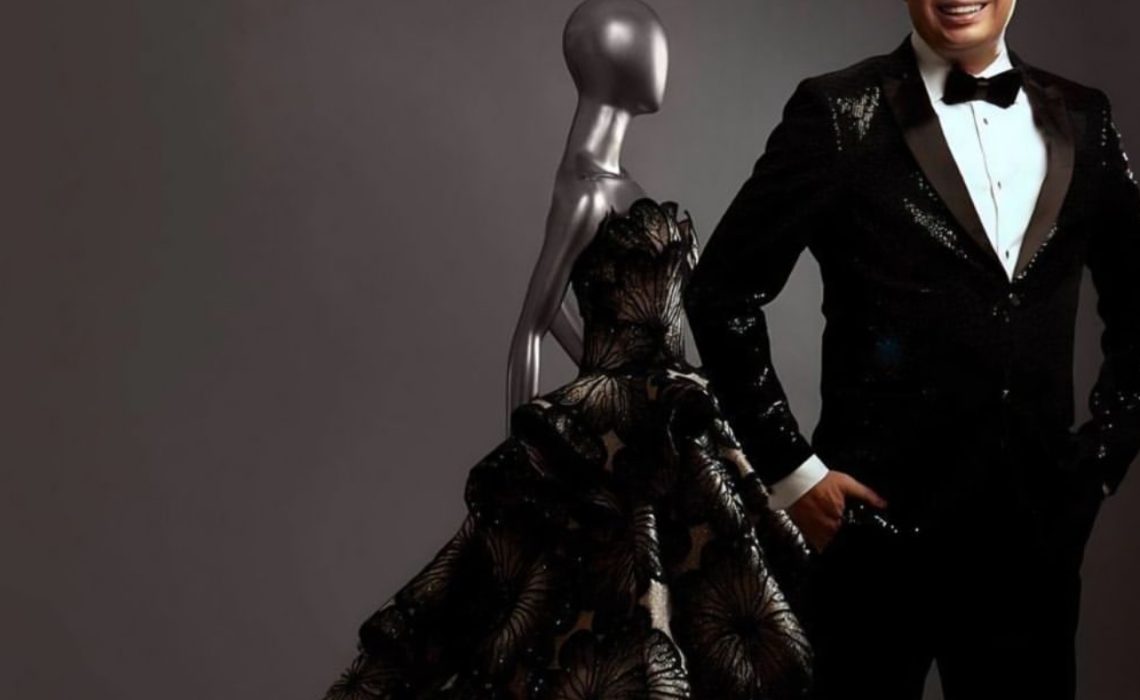 Douglas Tapia brilla en la serie Velvet y el reality de Telemundo Miss Universe Latina