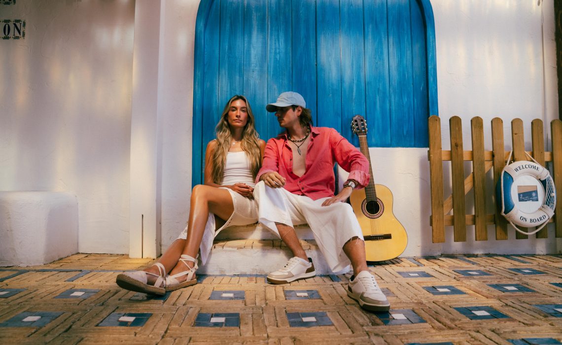RedMoon presenta “De Calitas por Jávea”: El himno del verano que celebra el amor y la magia del mediterráneo