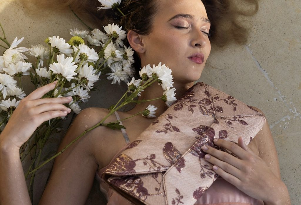 “Ophelia”: La transformación creativa de Liliana Avila da vida a nuevas piezas de marroquinería