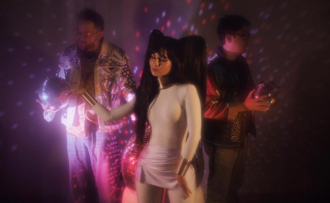 Yadira Zoo estrena su nuevo sencillo “Luces de Cristal” y anuncia su álbum para 2026