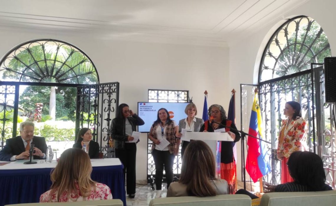 Embajada de Francia presentó decálogo con el objetivo de avanzar hacia la igualdad de género