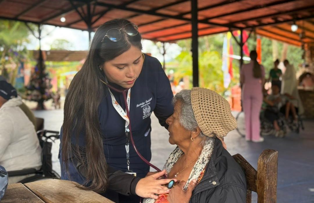 Instituto JHS y ACUEM ULA-Táchira se unieron para atender salud de habitantes en San José de Bolívar