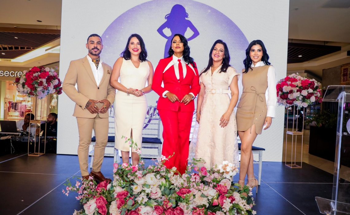 Dra. Tammy Toribio participa en el panel “Mujer de Pie”, celebrado en el Atrio Central de Downtown Center