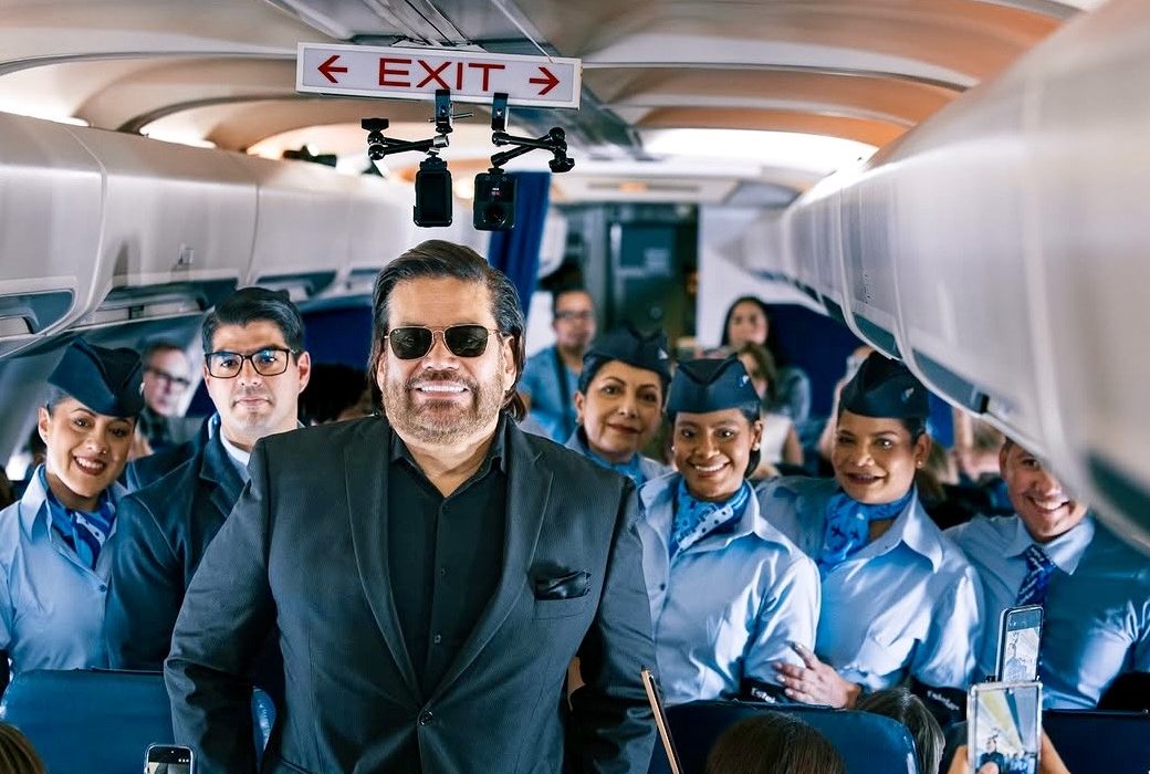 Aerolíneas Estelar celebra 18 años con desfile de moda en pleno vuelo