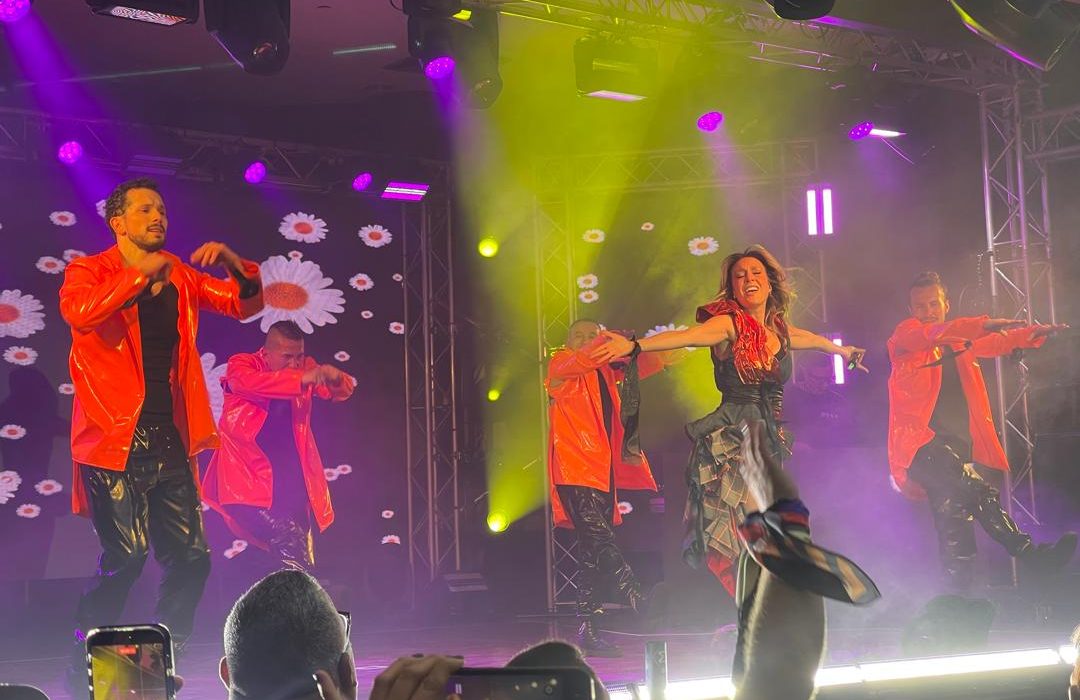 Fey encendió la nostalgia en Venezuela con su Hits Tour