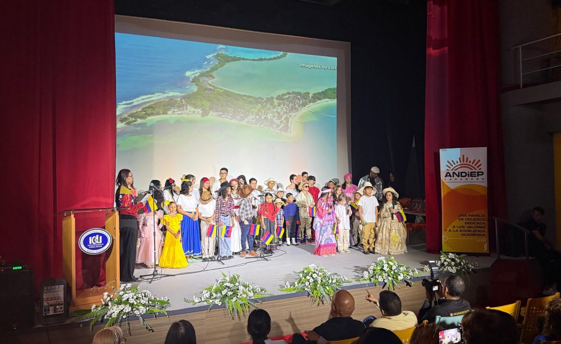 Colegios de la región exaltaron el folclore en el Festival de Canto y Declamación ANDIEP 2026