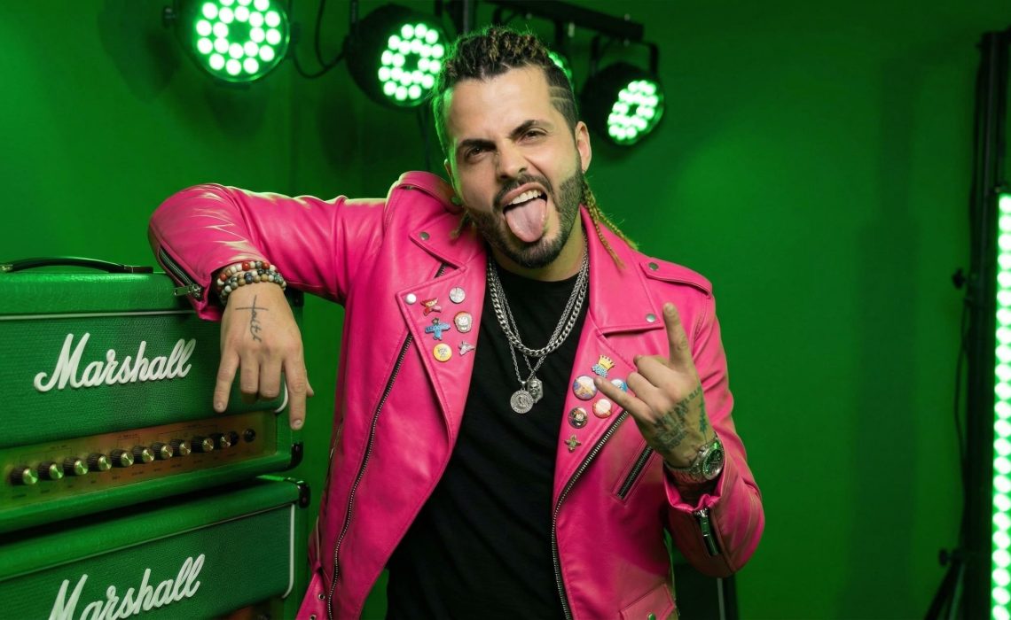 Oskar Lares celebra su primer millón de reproducciones en YouTube con “¡BOOM!”