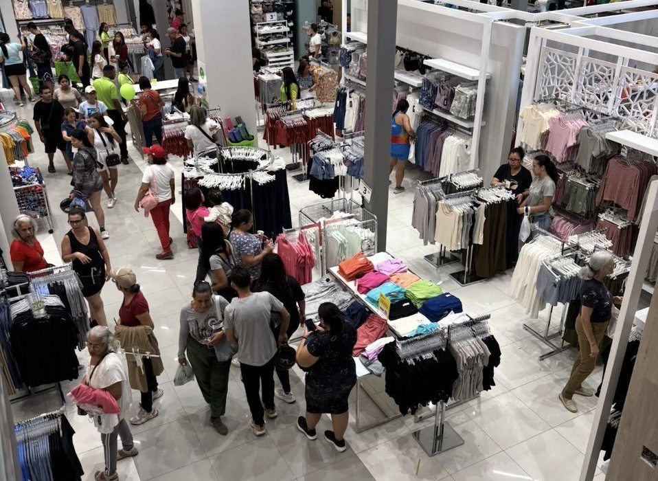 Tijerazo inauguró su primera tienda en La Guaira con gran afluencia de público