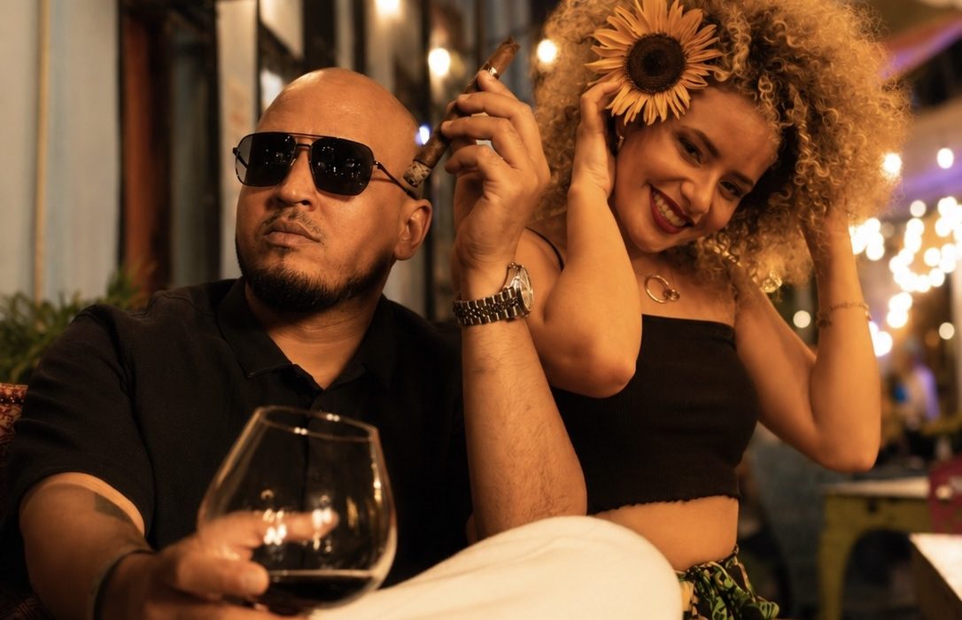 “Todo lo que Tengo es Tuyo”: Daniela Darlin y Nic N’taya celebran sus raíces cubanas al ritmo de la salsa