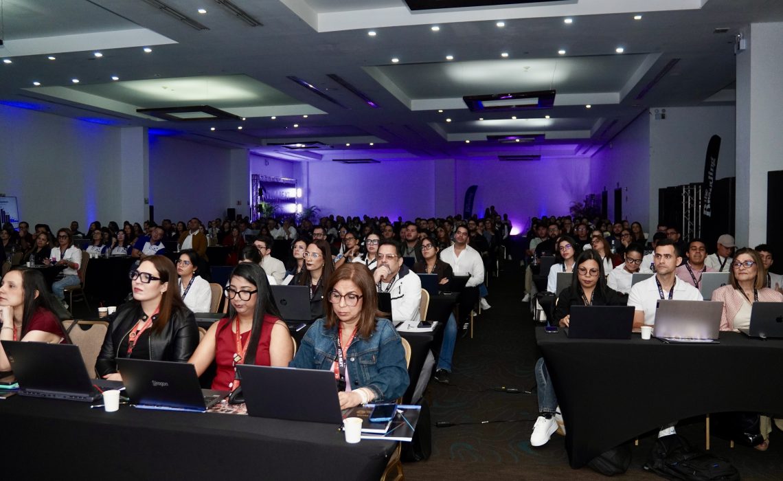 Weplash revoluciona el país con 6 fechas sold out, 3 ciudades y más de 1.500 personas inscritas para capacitarse en tecnología sin trabas y sin VPN